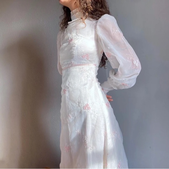 COPY - Vintage 1970s Wedding Dress - Picture 5 of 6